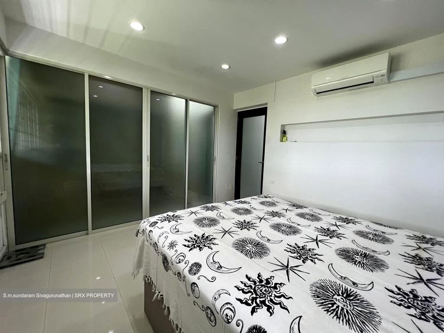 Blk 548 Jurong West Street 42 (Jurong West), HDB Executive #632437311